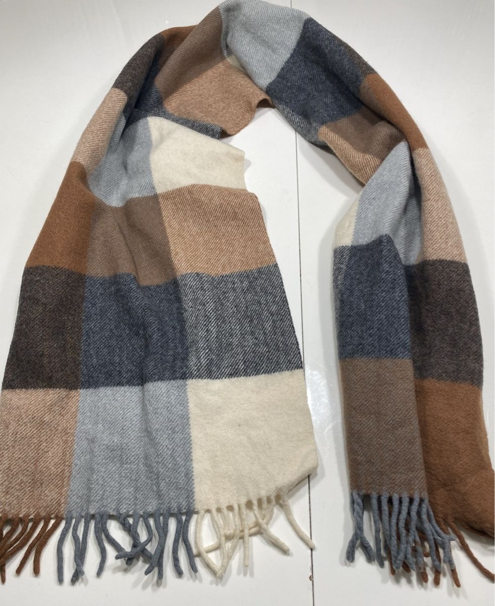 Foulard & Sciarpe: Wolle Schal – Usato da Opfikon venduto da Luis144