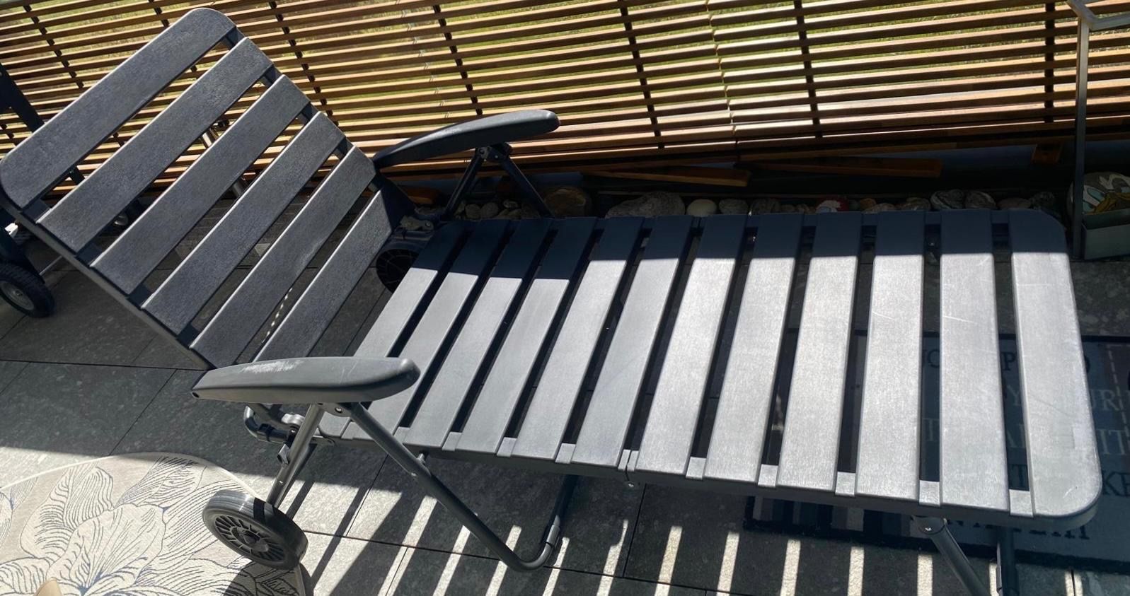 Liegen & Liegestühle: Gartenliege anthrazit – Gebraucht aus Horw von Jeubi806