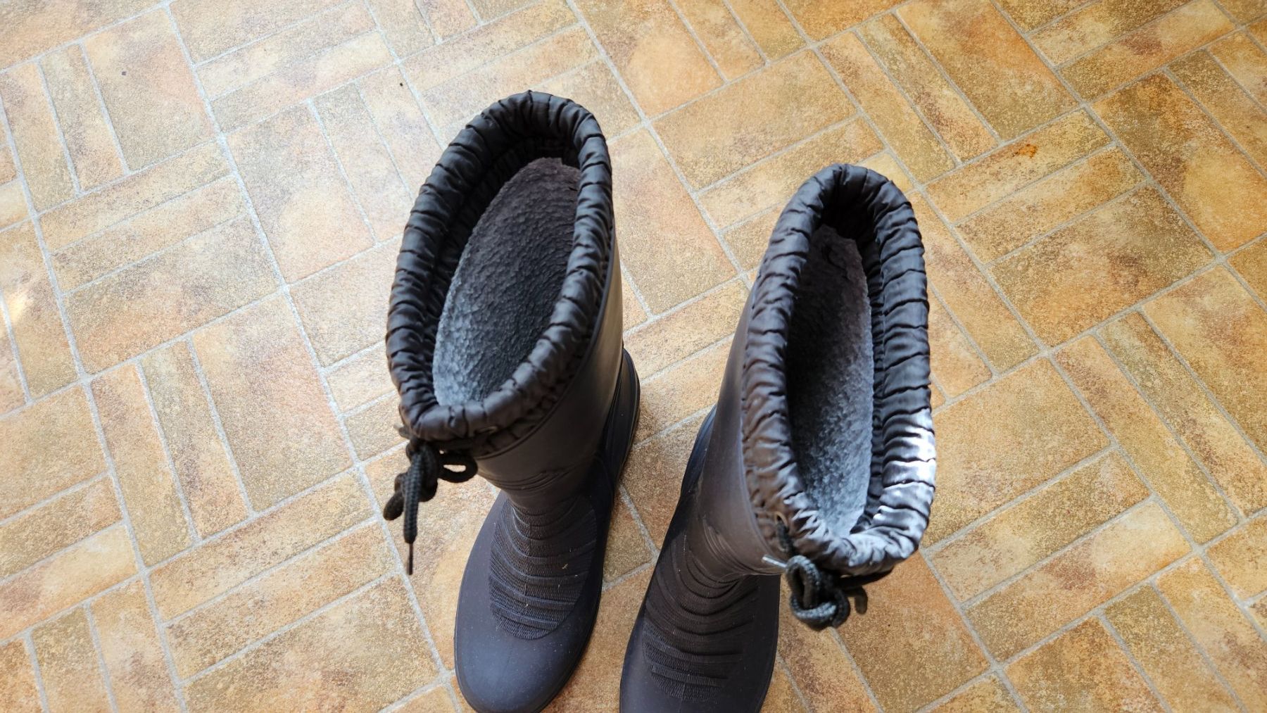 Scarpe per ragazzi: Atrium Gummistiefel gefuttert TOP – Usato da Bubikon venduto da diditoto 1