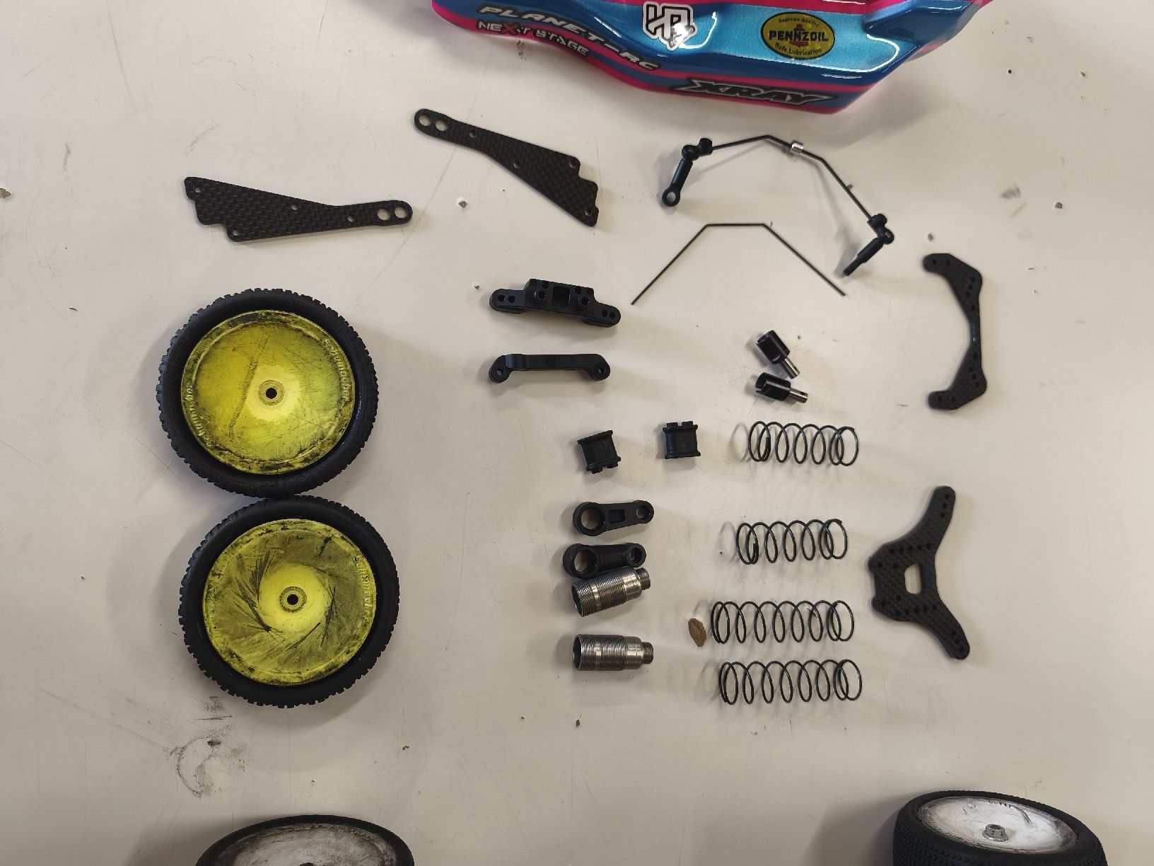 XRay RC Kits de montage: XRAY XB2 21 Carpet Buggy – D'occasion à Schweizersholz par Toni2000 4