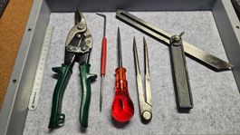Werkzeugset Blechschere, Metallzirkel, Winkel-Lehre Fr. 12.-