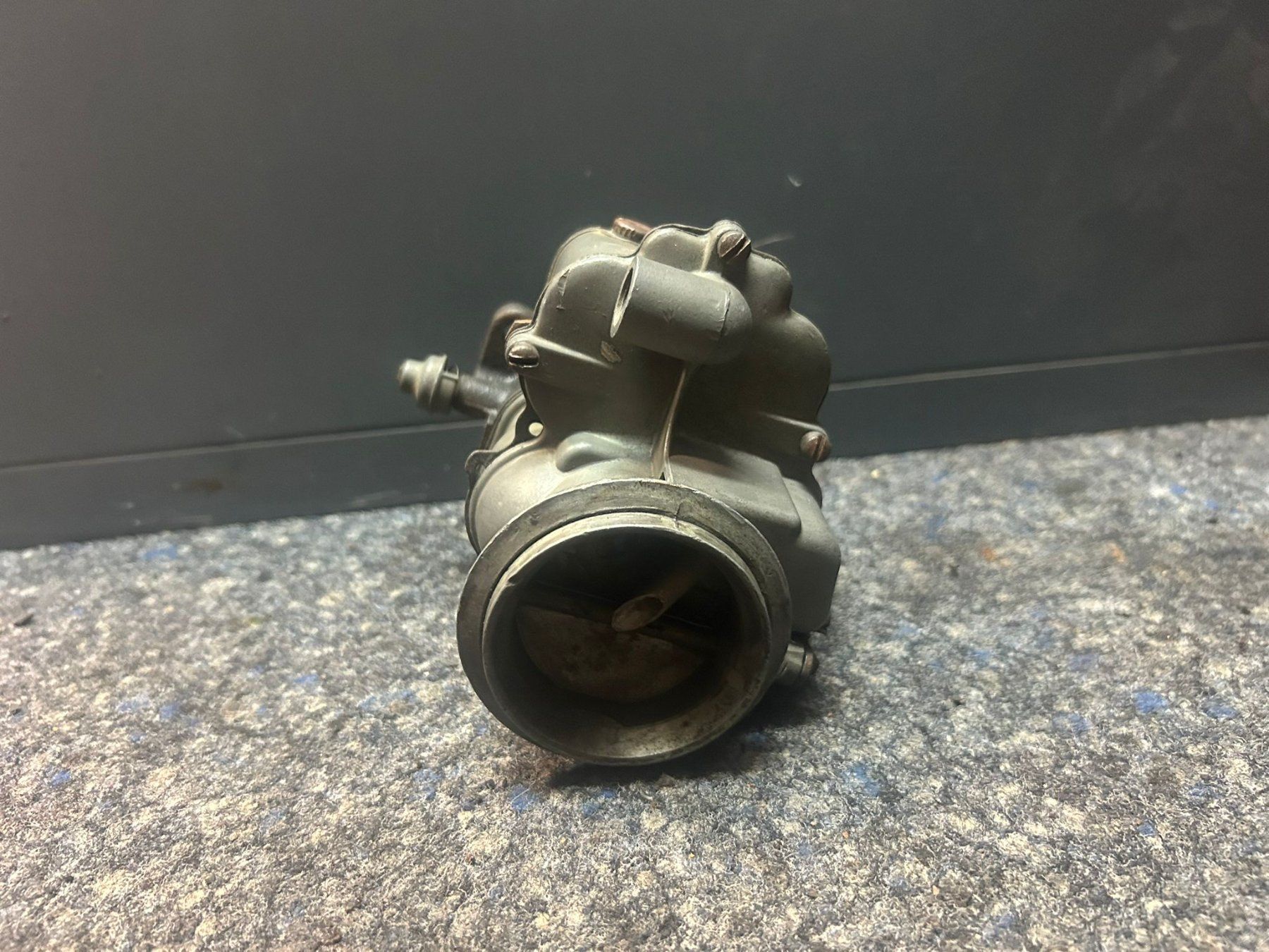 Tutti pezzi di ricambio auto: Occ. Vergaser Original Ford V8 Flathead – Usato da Niederdorf venduto da St170 2