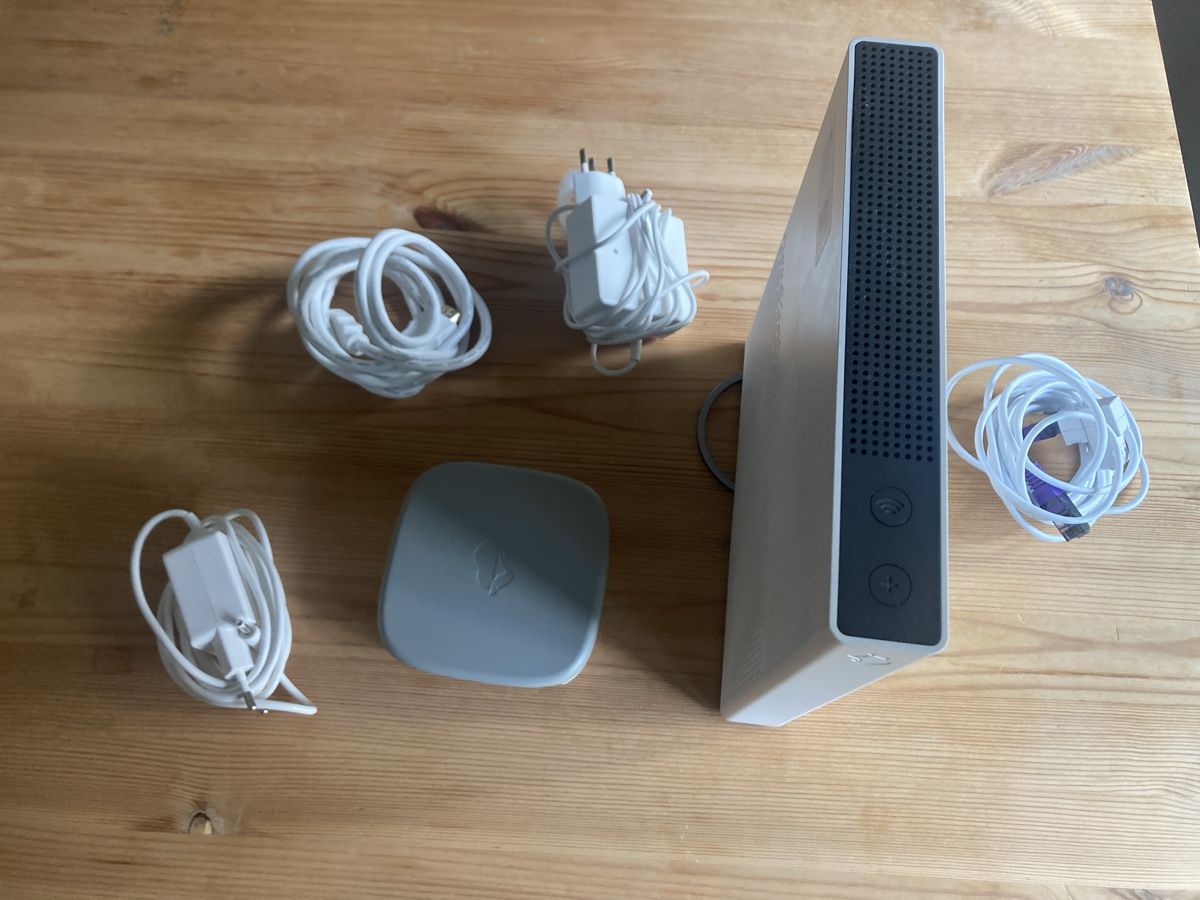 Swisscom Modems & Routeurs: Swisscom Internet & TV router box – D'occasion à Dornach par ahavanoa3 6