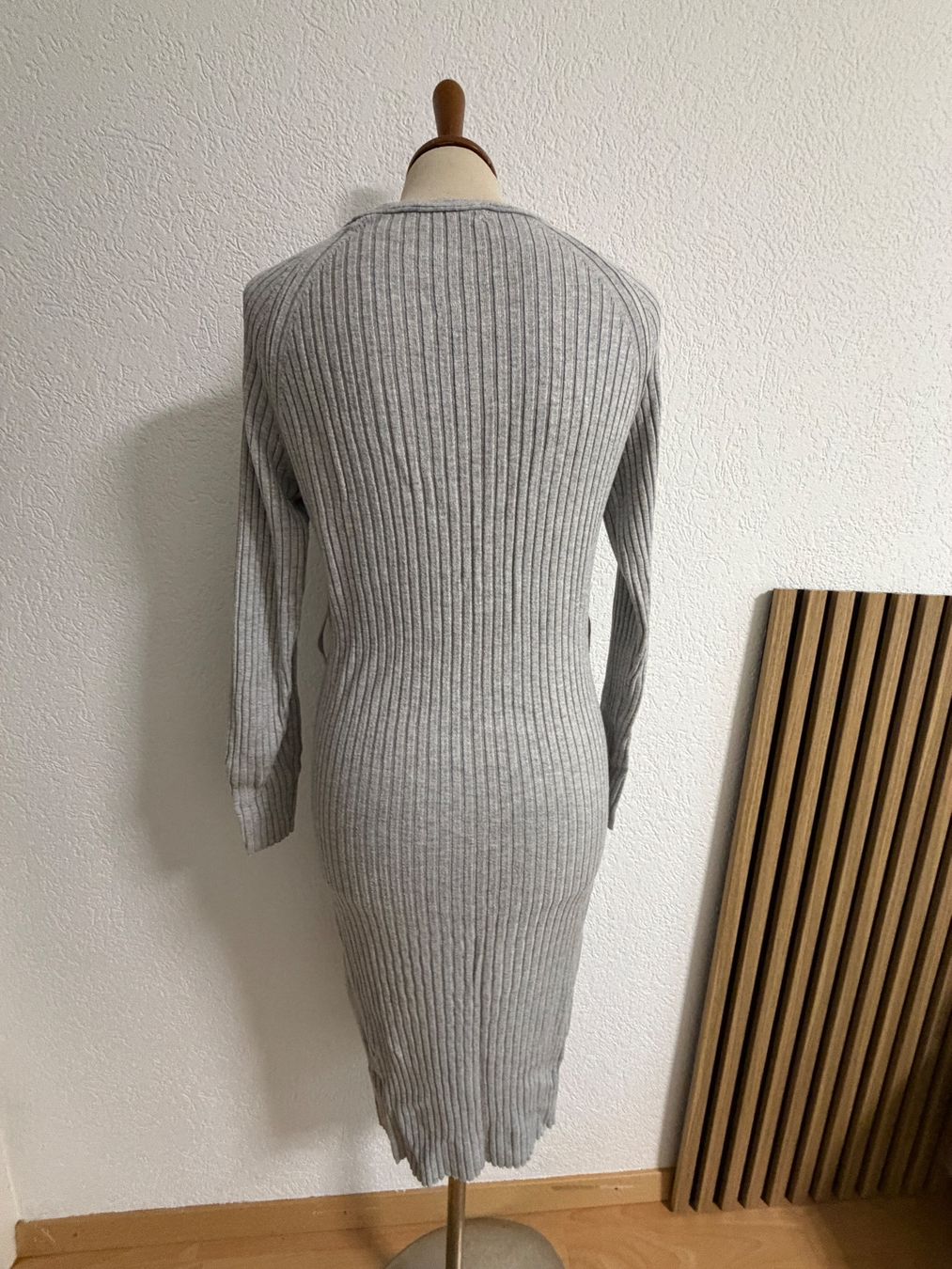 Kleider: Strick Kleid S-M – Gebraucht aus Liestal von Goldart 3