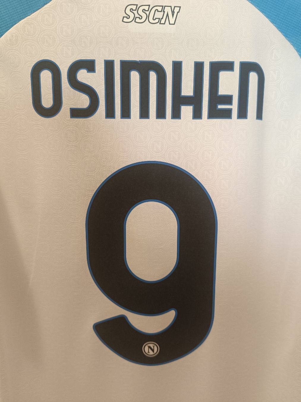 Canottiere & Pantaloni: OSIMHEN #9 Original Player Version Napoli 2022 BNWT Trikot – Nuovo e nell'imballaggio originale da St-Léonard venduto da SwissDealsJersey 6