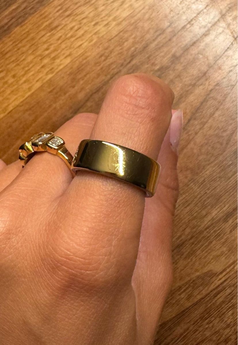 Oura Bagues: Oura Ring Gen 7 Gold – D'occasion à Baar par anj_t9pl 3