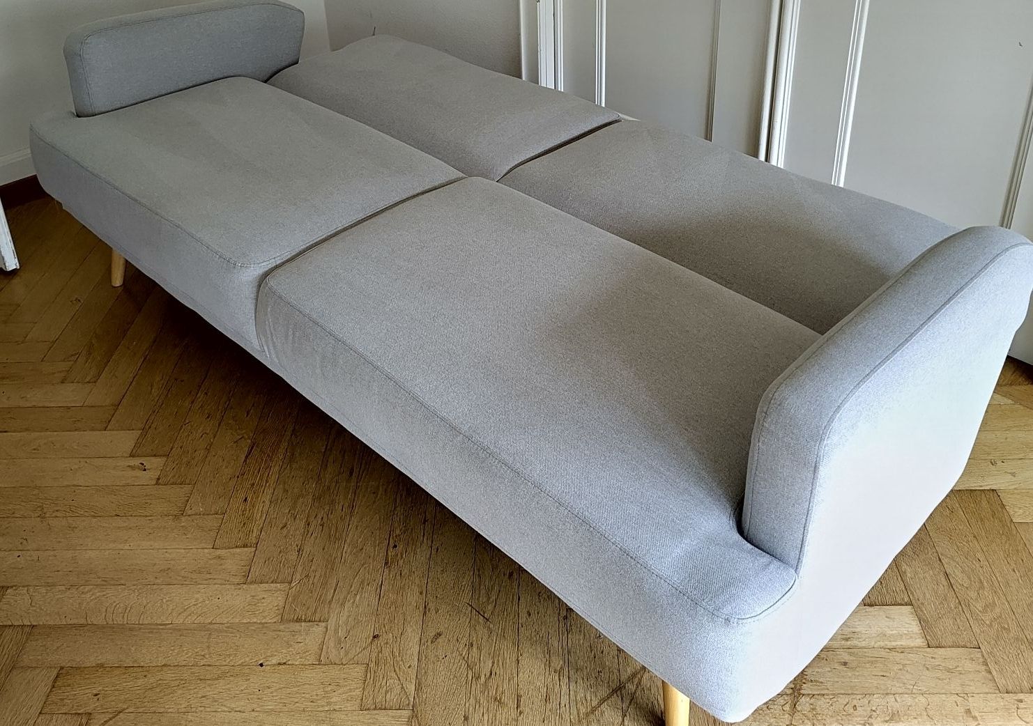 Maisons du monde Divani: Hell Graues Bett-Sofa – Usato da Zürich venduto da nkrbhl 1