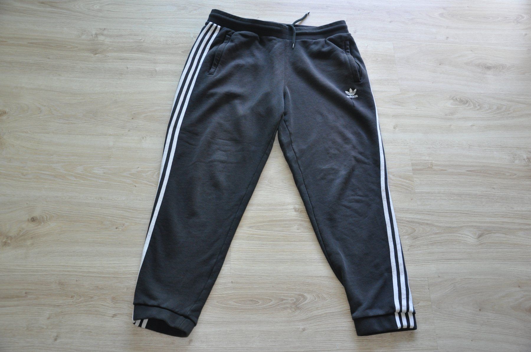 Adidas Hosen: Herren ADIDAS Trainerhosen - Grösse L – Gebraucht aus Winterthur von juve1972