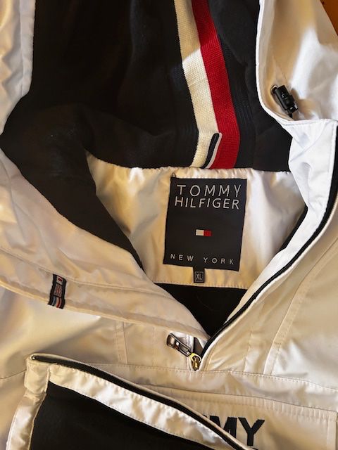 Tommy Hilfiger Vestes: Winterjacke Tommy Hilfiger XL – D'occasion à Busswil TG par Oais0 3