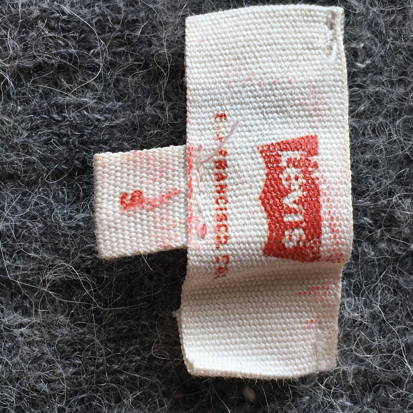 Levi's Maglioni & Felpe: Pull Levis Grey Women S – Usato da Genève venduto da ang_7j7j 2