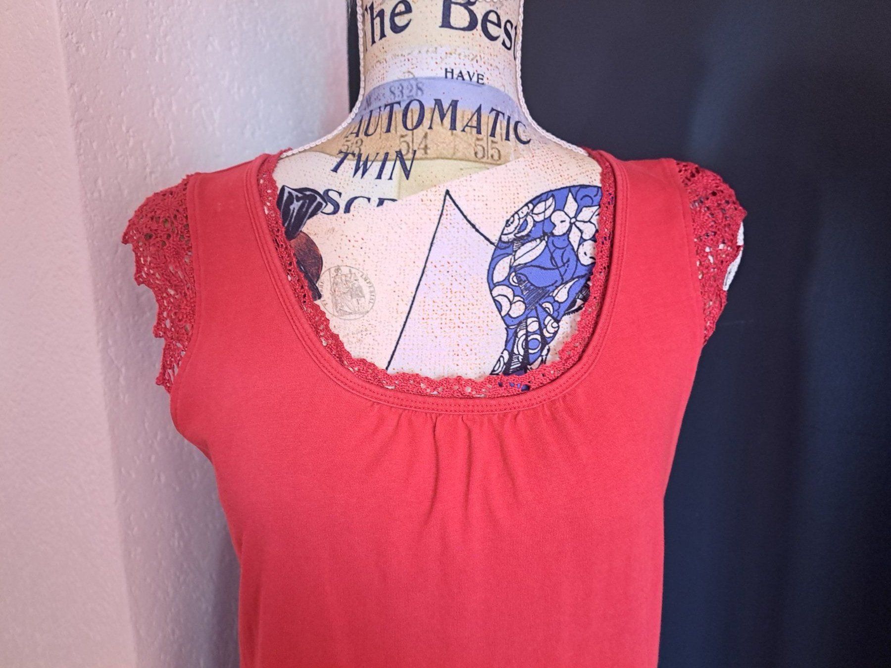 Kleider: Robe d'été rouge-grenat – Gebraucht aus Courrendlin von Aheinza 1