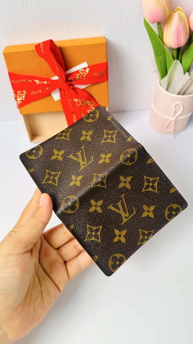 Louis Vuitton Portafogli: Ab 1 fr Louis Vuitton card holder  – Usato da Widnau venduto da Pukpan_99 1