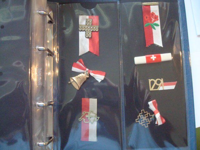 Placchette & Badge: Abzeichen 1. August ganze Sammlung 1923 bis 2025 – Usato da Riehen venduto da Baerewaegli 4