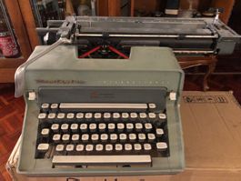 Schreibmaschine Remington International