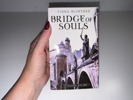NOVEL: Fiona McIntosh, Bridge of souls
