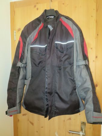 Motorradjacke in der Grösse L - Allround für jedes Wetter