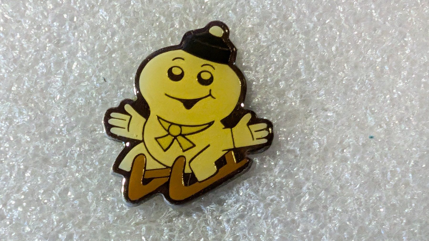 Placchette & Badge: Ansteckpin 221: Maga Bio – Usato da Oppligen venduto da Pin-Fall-Shop