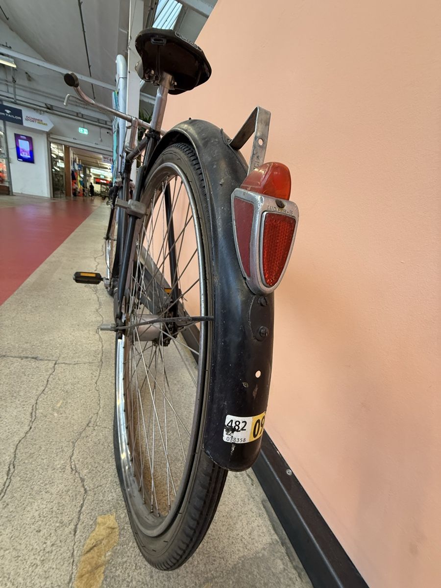 Brooks Velos: Oldtimer-Herrenrad – Brooks Ledersattel & Gestängebremse – Gebraucht aus Fulenbach von Annie.s_Mid_Century 4