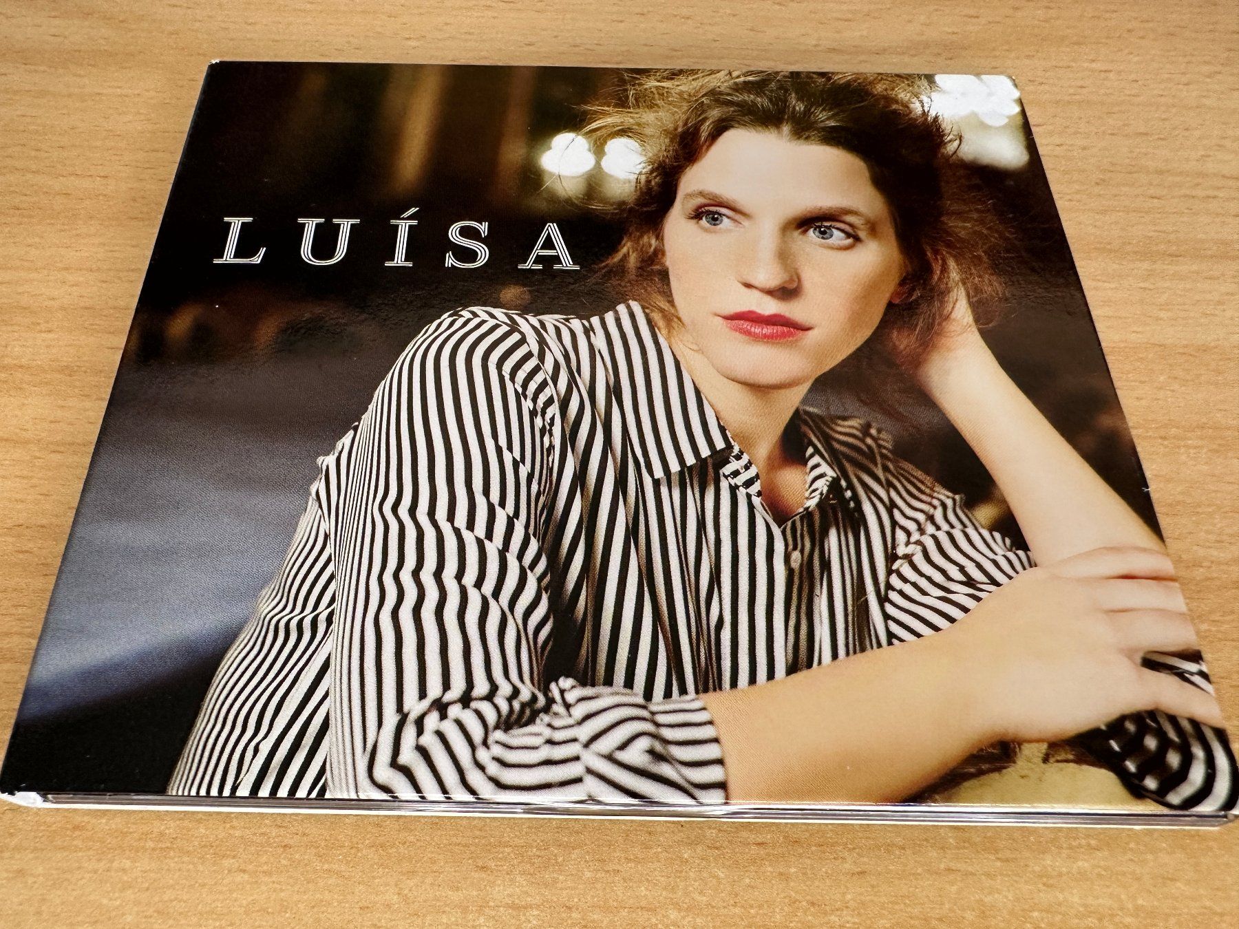 CD: Luísa Sobral – Luísa – Usato da Rikon im Tösstal venduto da Alpenmutz