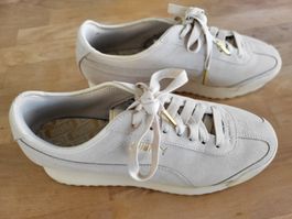 Puma Plateau Sneaker, Gr. 40,5, neuwertig!