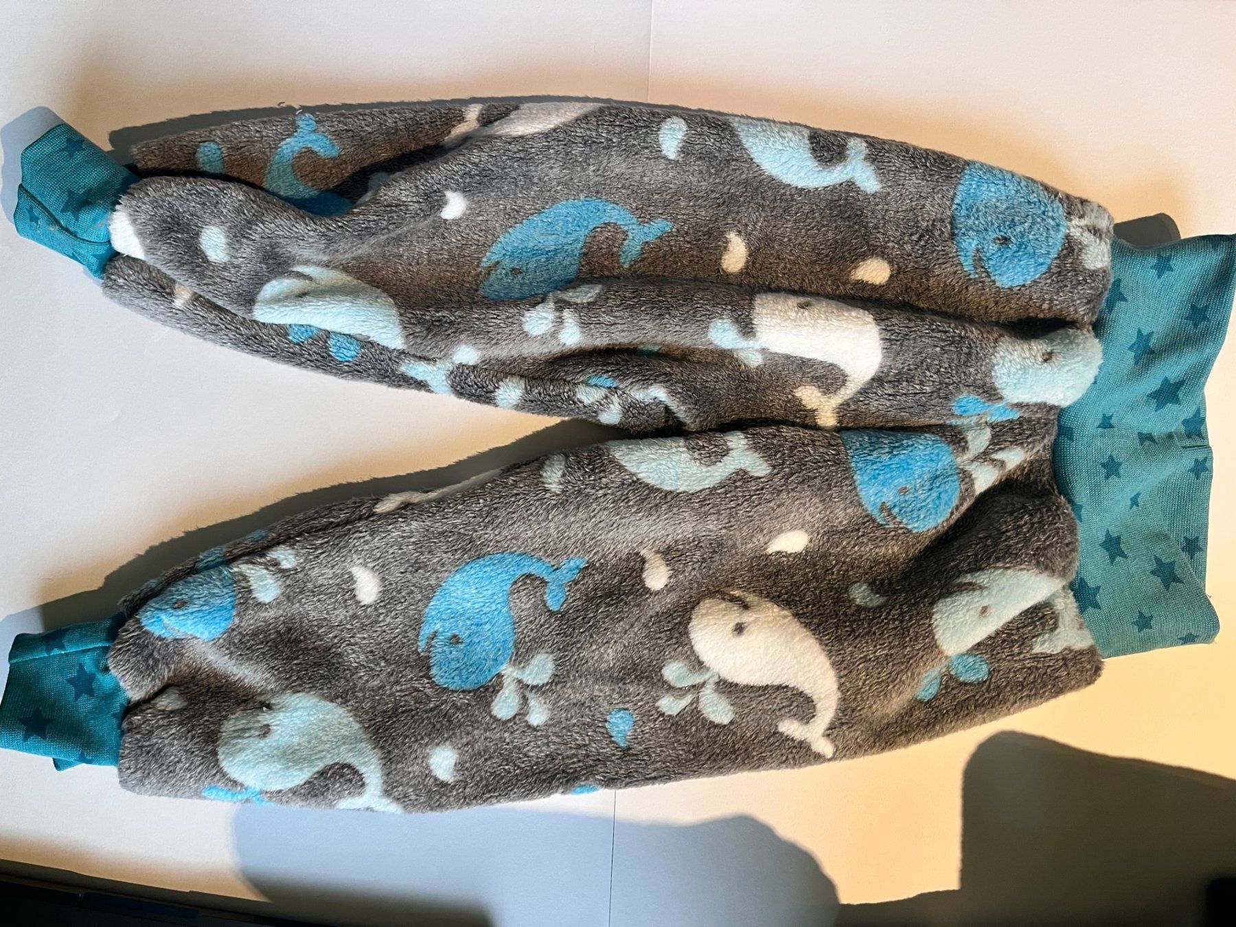 Pantaloni: 1 Kinderhose selbst genäht – Nuovo e nell'imballaggio originale da Büsserach venduto da bor_s88m