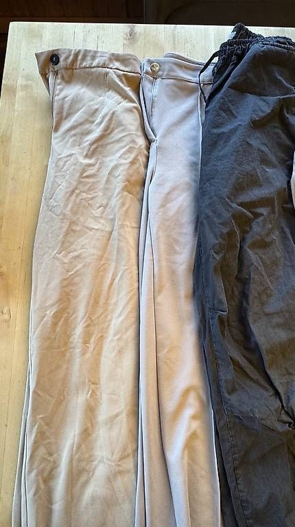 Lotti di vestiti: Damen Kleiderpaket Hose Grösse S – Usato da Dardin venduto da l.a.d.i.n.a 1