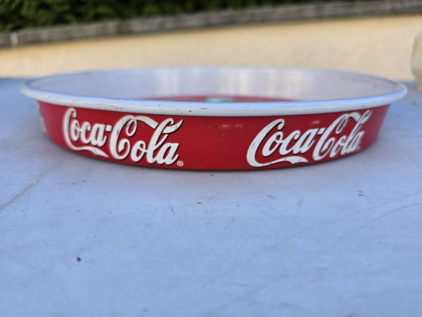 Servierplatten: Coca-Cola Serviertablett rund Metall gebraucht – Gebraucht aus Mettlen von elios0888 2