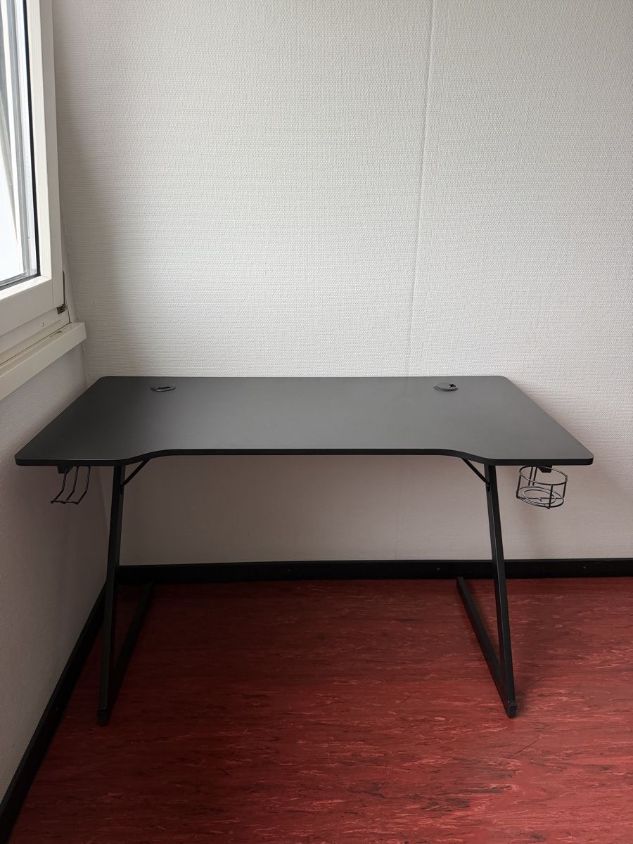 Tische: Gaming Tisch mit Carbon-Look – Neu (gemäss Beschreibung) aus Auw von dhe_7vlm 1