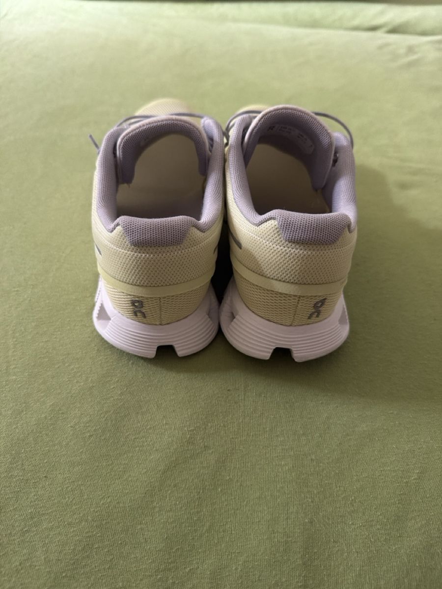 On Scarpe da donna: ON cloud Swiss Engineering shoes  – Usato da Sementina venduto da bru_vpp5 2