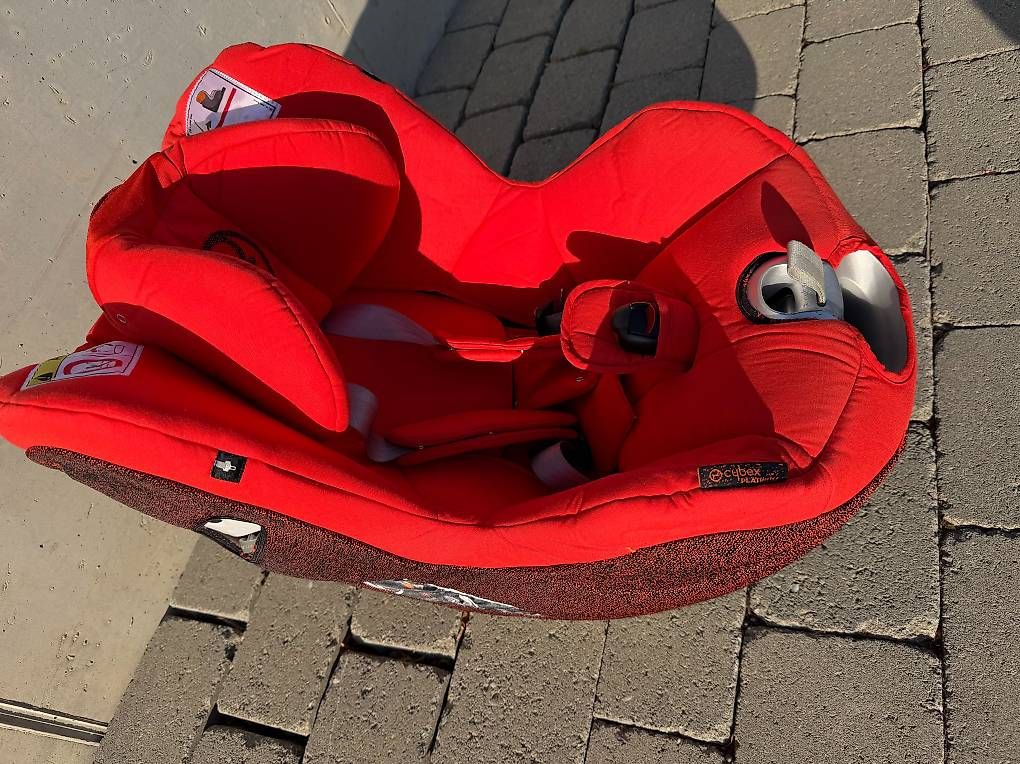 Seggiolini per auto: Cybex Babyschale / Kindersitz / drehbar – Usato da Utzigen venduto da cdrg 1
