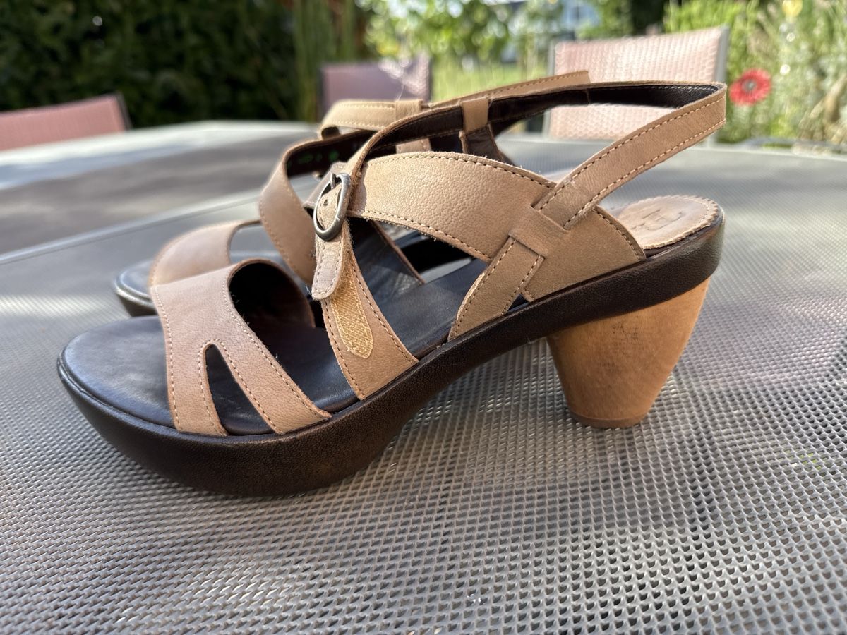 Think Chaussures femmes: Damen Schuhe Grösse 39 – D'occasion à Dettighofen (Lengwil) par Dolol 1