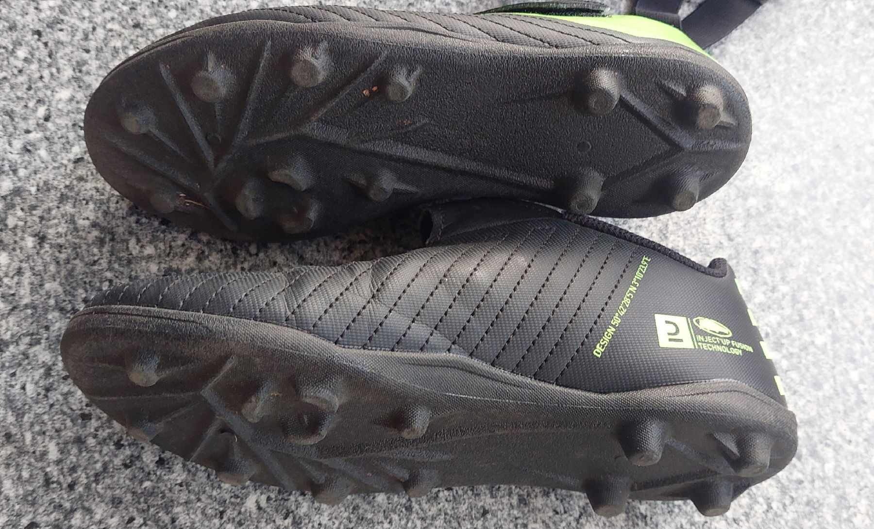 Chaussures hommes: Fussballschuhe Gr 34 mit Schoner – D'occasion à Zürich par Anibas1 1