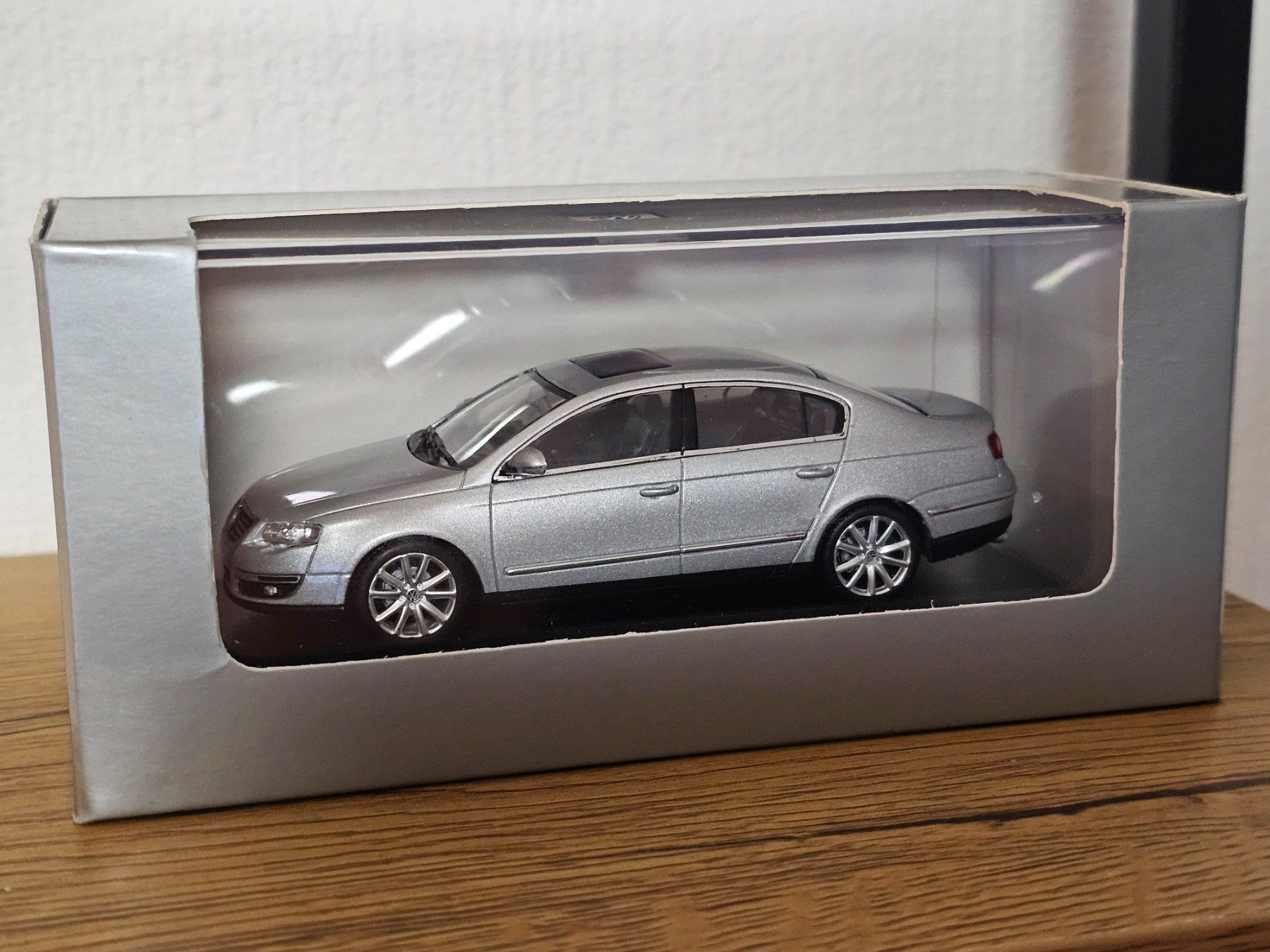 Minichamps Modellini d'auto: vw Passat B6 Minichamps 1:43 – Nuovo e nell'imballaggio originale da Schlieren venduto da Gaja7 3