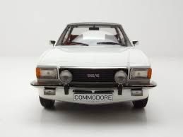 Opel Modellini d'auto: OPEL COMMODORE B WEISS/SCHWARZ 1:18 MCW – Nuovo e nell'imballaggio originale da Suhr venduto da Moebelsiralfred 4