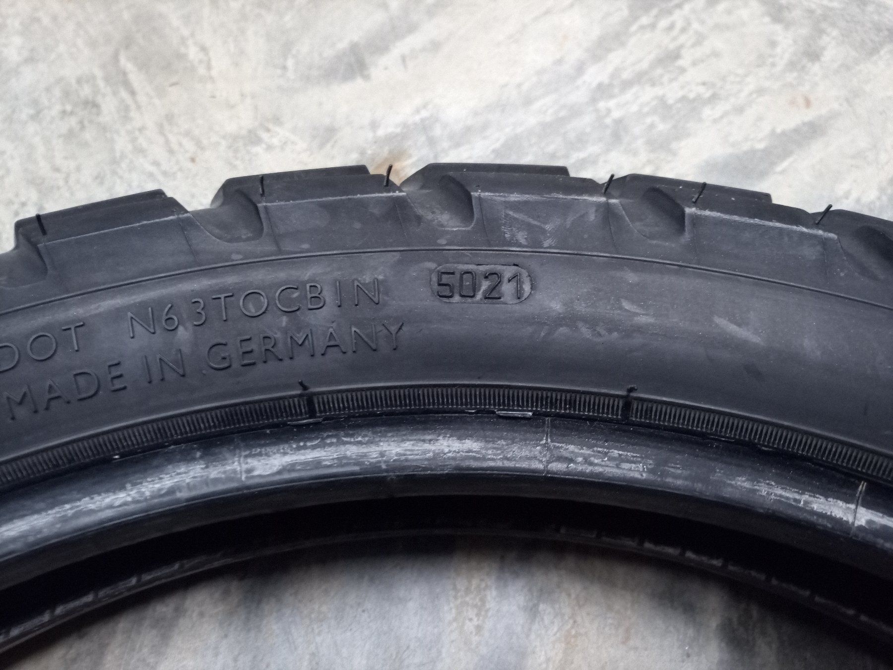 Harley-Davidson Pneumatici & Ruote complete: BATES BAJA Harley Reifen V/H – Usato da Diessenhofen venduto da Sesqui 2