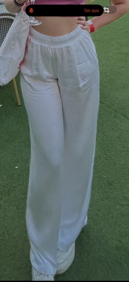 Bershka Pantaloni: Luftige Sommerhose – Usato da Rütihof venduto da liv_k2bp