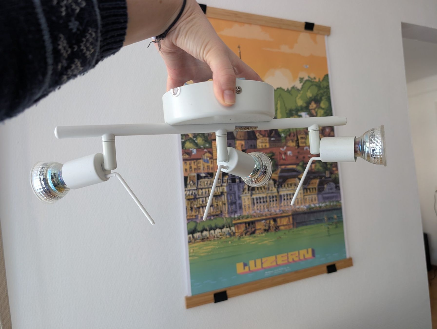 Lampadari & plafoniere: Weisse Deckenlampe mit drei Strahlern, Spots – Usato da Luzern venduto da f.myosotis