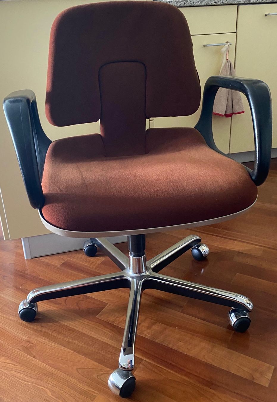 Chaises: Bürostuhl mit Rollen vitramat – D'occasion à Horw par Jeubi806 2