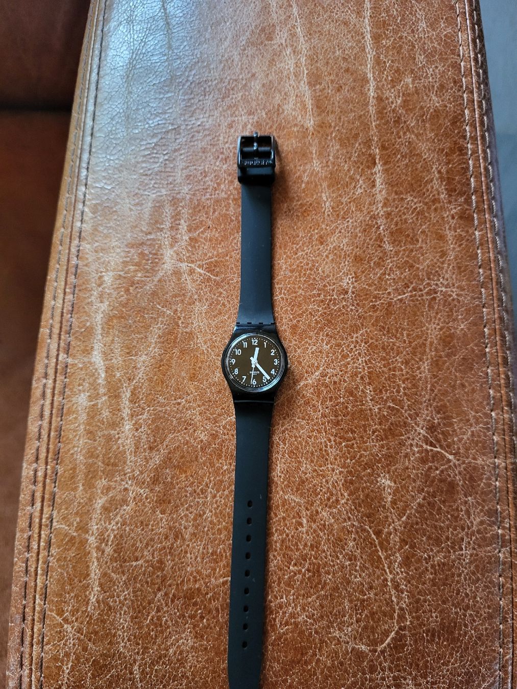 Swatch Orologi: swatch Lady Black jamais porté – Usato da Aproz (Nendaz) venduto da mar_zxm9
