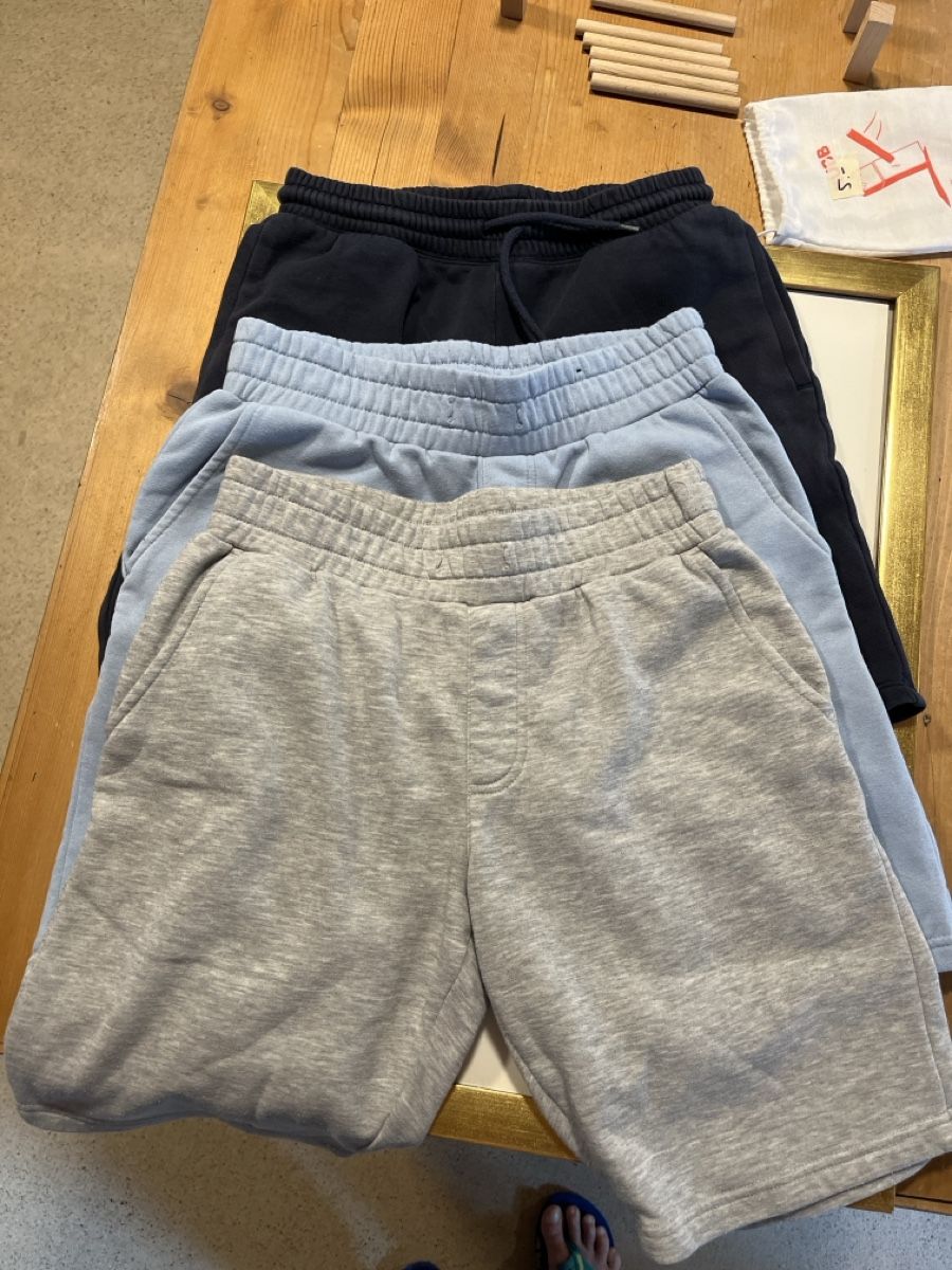 Pantaloni: 3x Shorts Jungs, Gr. XS – Usato da Röschenz venduto da Annakournikova