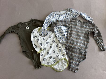 Set of 4 baby bodysuits long sleeve various designs