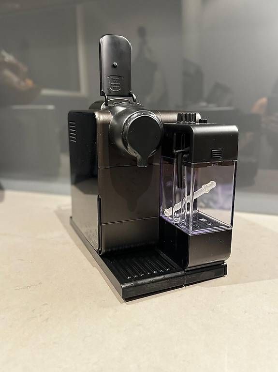 Kaffeemaschinen & Espressomaschinen: Nespresso DeLonghi Lattissima Touch  – Gebraucht aus Bülach von wei_w5tw 1