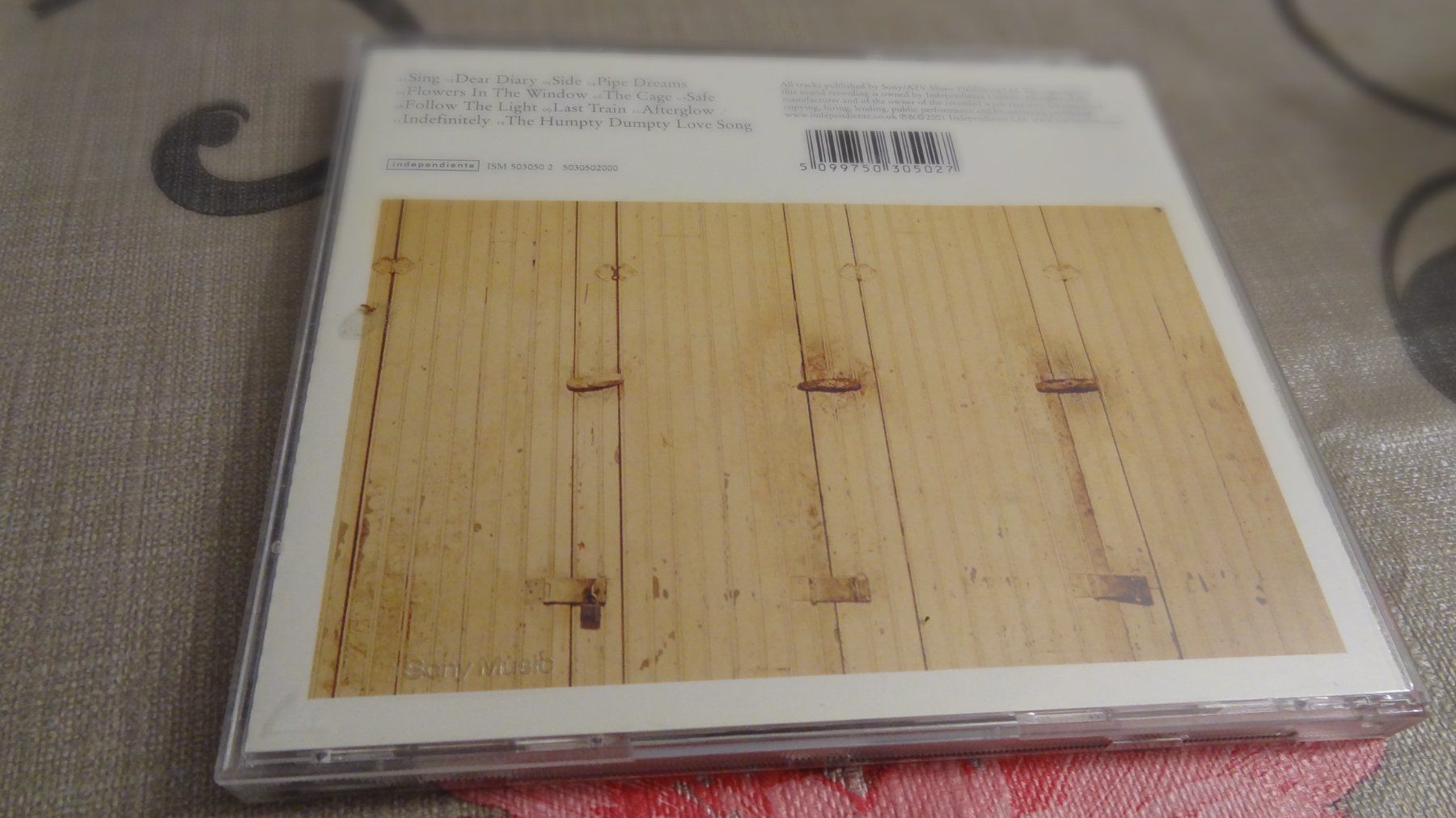 CD: Travis - The Invisible Band CD – Usato da Olten venduto da Disc-Ausverkauf 1