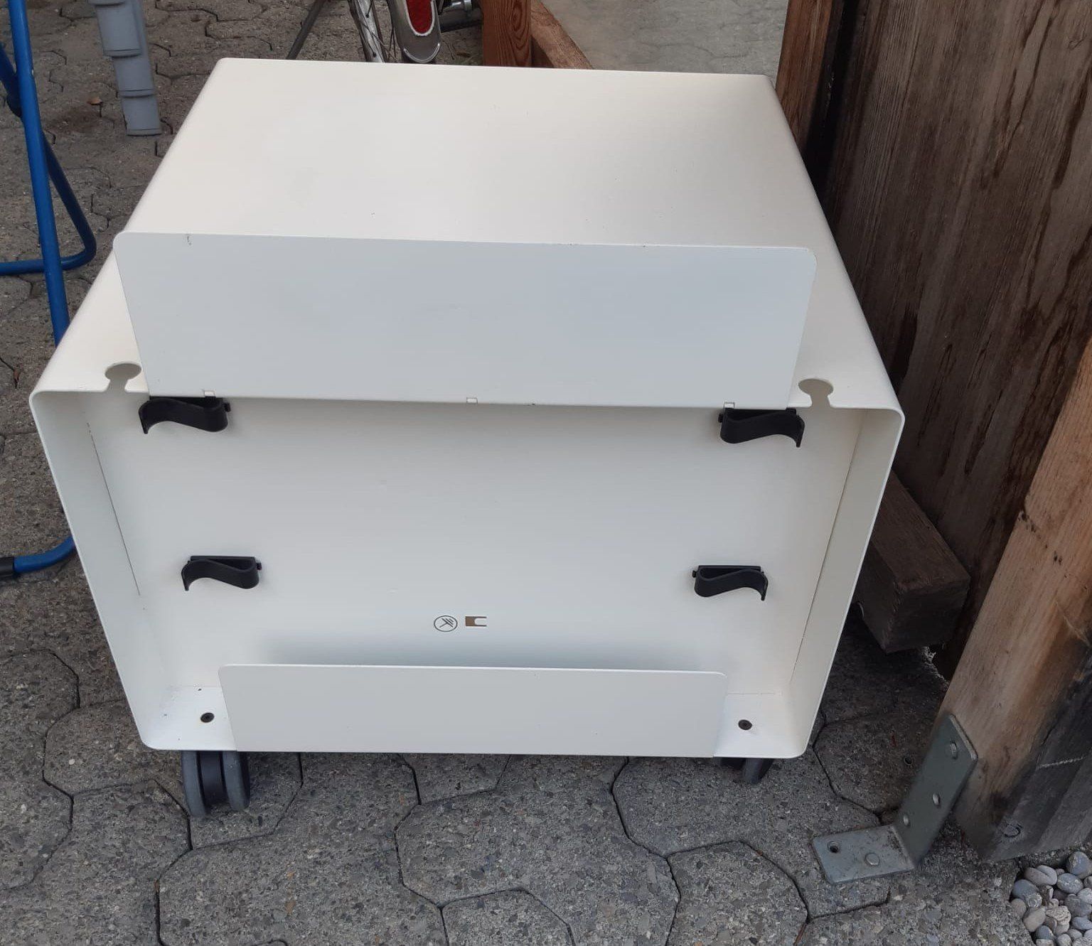 Commodes: Druckermöbel, HiFi-Möbel Metall – D'occasion à Wolfenschiessen par bricoleur69 2