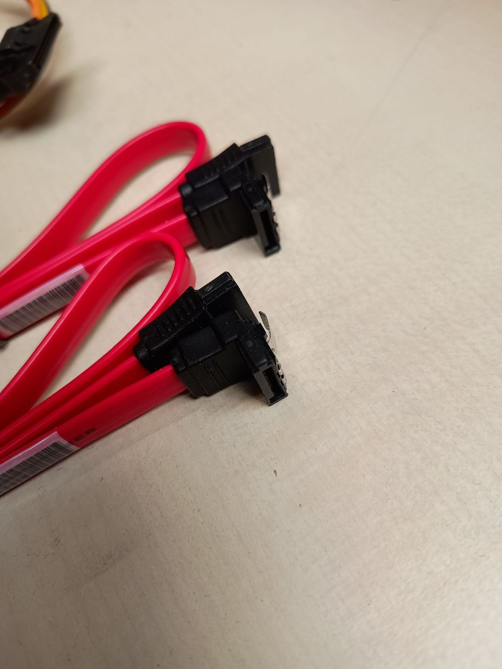 Cavi: Je 5x Kabel mit SATA und Stromanschlüssen, NEU – Nuovo (secondo la descrizione) da Döttingen venduto da Schlei 1