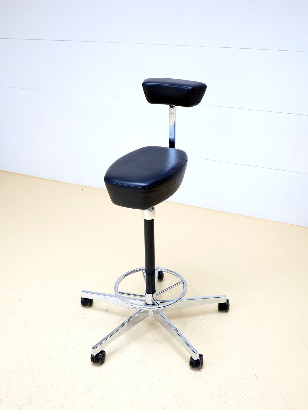 Vitra Hocker: George Nelson Perch Stool von Vitra | Original – Gebraucht aus Meinisberg von atelier_TILIJA 4