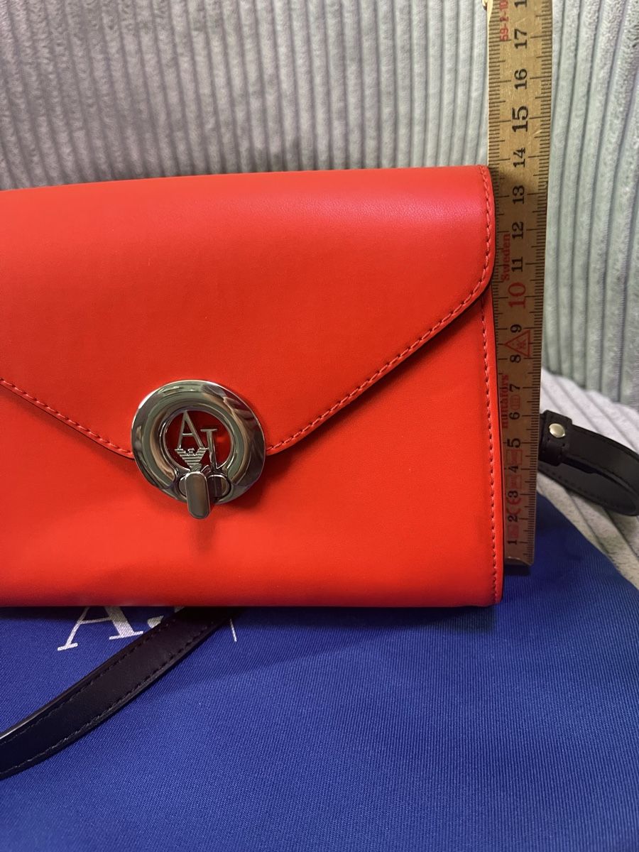 Armani Borse da donna: Kleine Tasche Armani Jeans – Usato da Dübendorf venduto da olh_rs5r 5