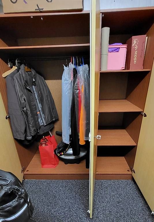 Armoires: Schrank für Keller oder Garage – D'occasion à Sursee par Materialverwalterin 1