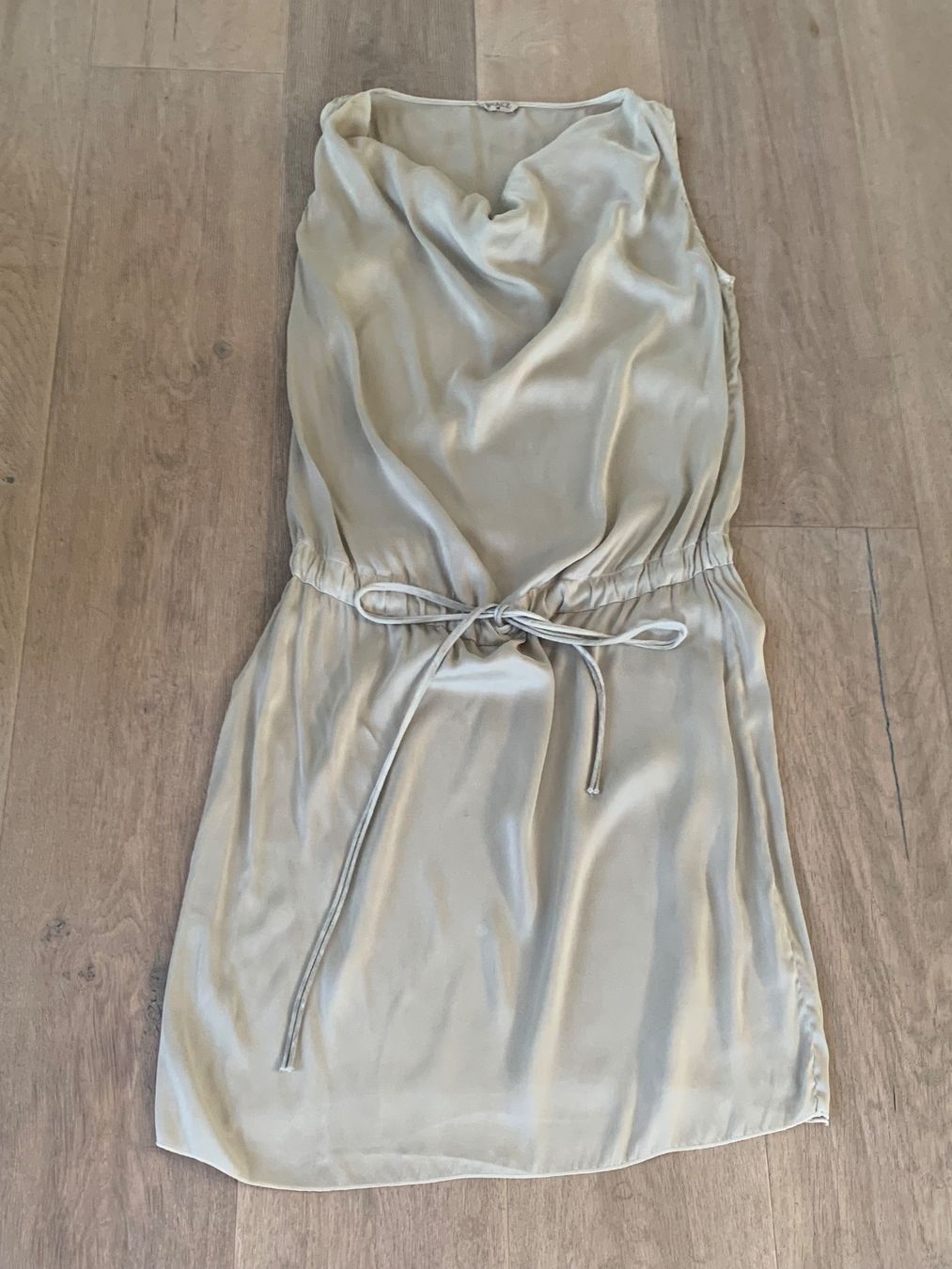 Robes: Kleid von Braez gr S    Seide – D'occasion à Nuglar par Korsika2