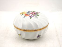 Bonbonniere Nymphenburg fleurs peintes Handbemalt